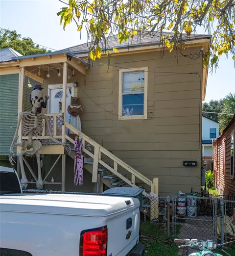 1513 J H Clouser St, Galveston, TX 77550