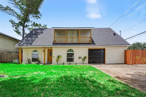 10802 Sagetrail Dr, Houston, TX 77089