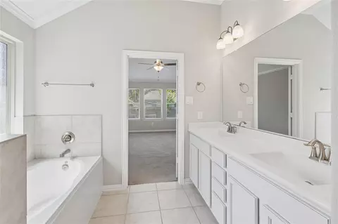 Bath - 2357 Old Stone Dr, Conroe, TX 77304 photo 3 of 5