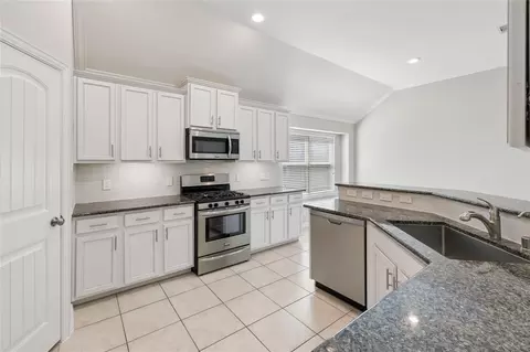 Kitchen - 2357 Old Stone Dr, Conroe, TX 77304 photo 2 of 2