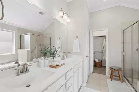 Bath - 2357 Old Stone Dr, Conroe, TX 77304 photo 2 of 5