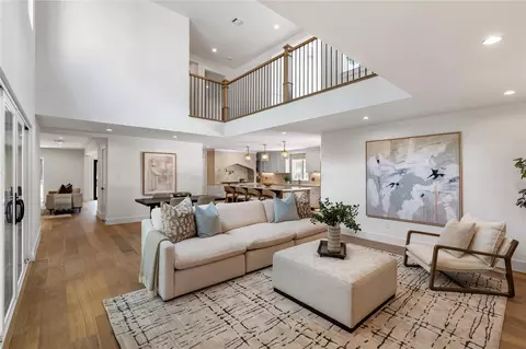 814 Azalea St, Houston, TX 77018