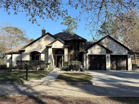 200 Harbor Run Dr, Coldspring, TX 77331