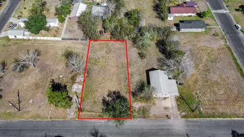 311 E Grange St, Weimar, TX 78962 photo 1