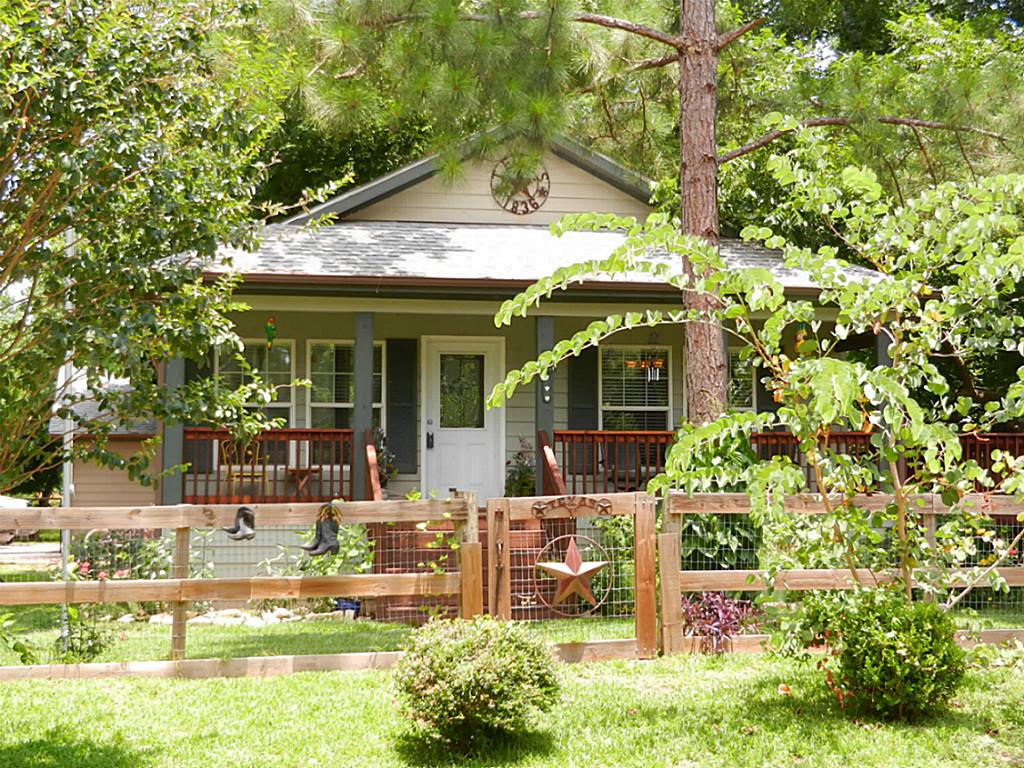 4813 Charles, Seabrook, TX 77586 photo 1