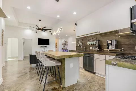 Kitchen - 475 Pinnacle, Trinity, TX 75862 photo 1 of 2