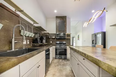 Kitchen - 475 Pinnacle, Trinity, TX 75862 photo 2 of 2