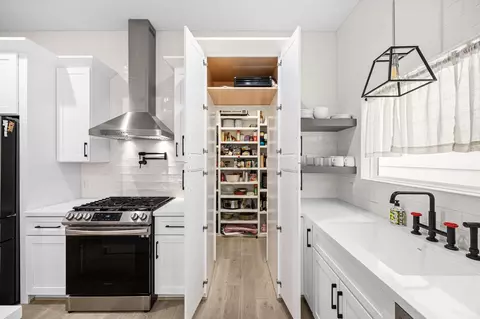317 Sikes St, Houston, TX 77018