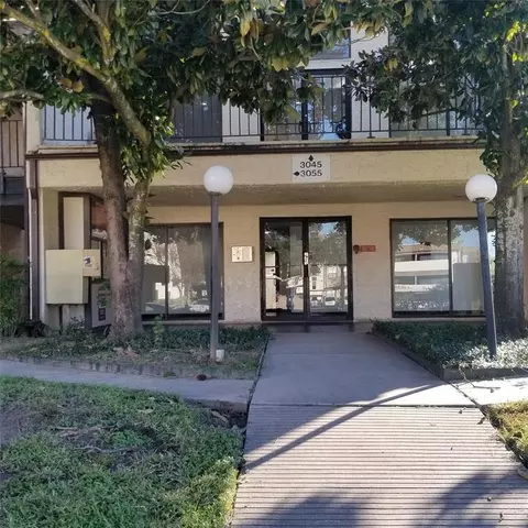 3045 Walnut Bend Ln #28, Houston, TX 77042