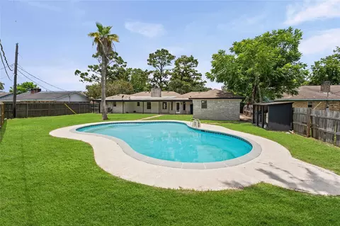 12519 A Bar Dr, Santa Fe, TX 77510