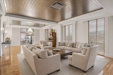 511 S Post Oak Ln #6D, Houston, TX 77056