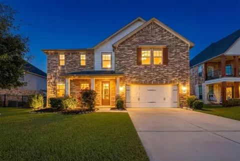 444 Round Lake Dr, Rosenberg, TX 77469