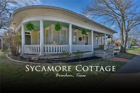 303 Ross St, Brenham, TX 77833