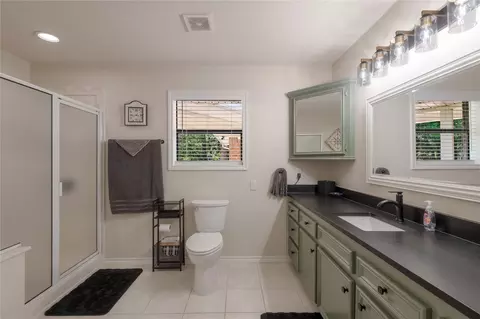 Bath - 184 Birch St, Trinity, TX 75862 photo 1 of 3