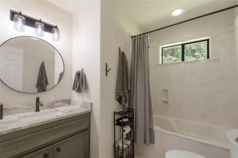 Bath - 184 Birch St, Trinity, TX 75862 photo 3 of 3