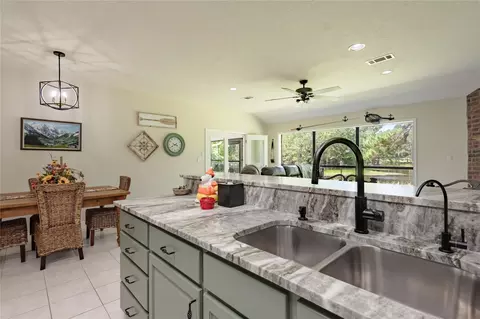 Kitchen - 184 Birch St, Trinity, TX 75862 photo 3 of 5