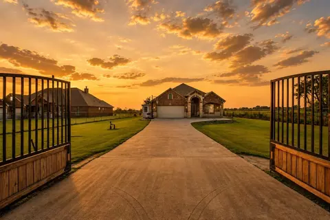 19545 Crosby Eastgate Rd, Crosby, TX 77532