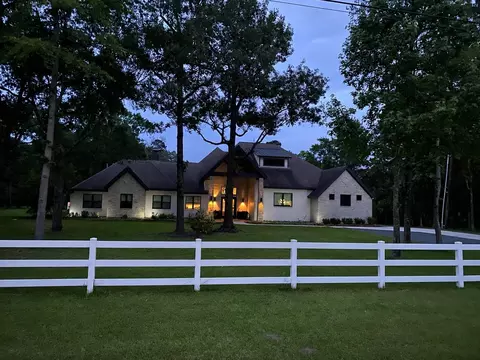10897 Lake Forest Dr, Conroe, TX 77384