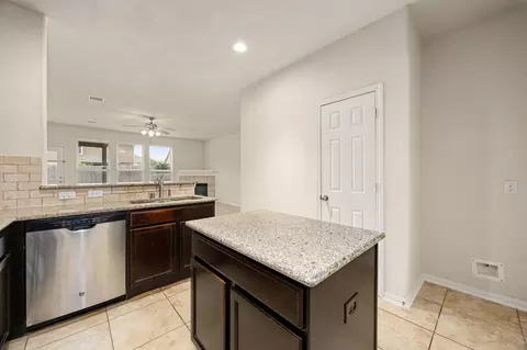 Kitchen - 29322 Indian Clearing Trl, Spring, TX 77386 photo 3 of 4