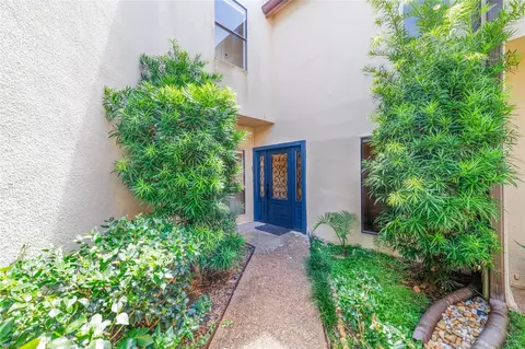 1836 Augusta Dr #4, Houston, TX 77057