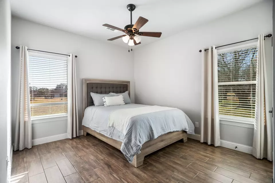 Bedroom - 206 Modoc Trl, Gainesville, TX 76240 photo 5 of 5