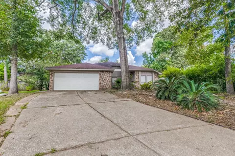 2803 Parkwood Manor Dr, Houston, TX 77339
