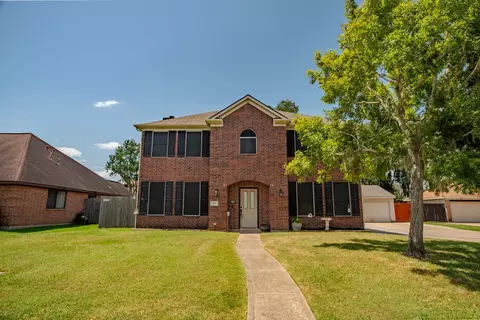 57 N Calla Lily Ct, Lake Jackson, TX 77566