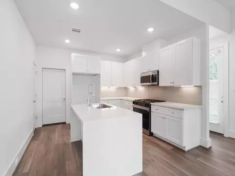 7508 Carver Rd, Houston, TX 77088