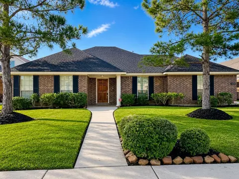 2323 Jerome Rd, League City, TX 77573