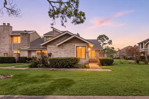 12021 Bob White Dr, Houston, TX 77035