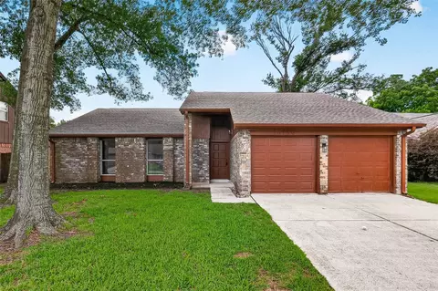 16730 Barkentine Ln, Friendswood, TX 77546