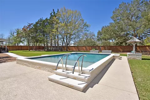 315 Cedar St, New Ulm, TX 78950
