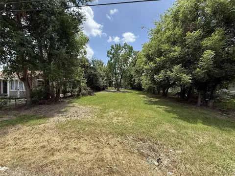 3147 Waverly St, Beaumont, TX 77705