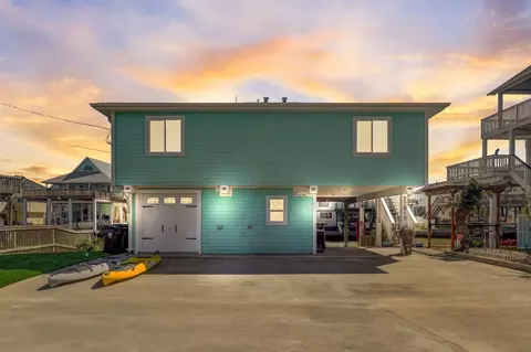 22819 Vida St, Galveston, TX 77554