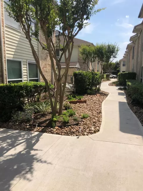 2300 Augusta Dr #32, Houston, TX 77057