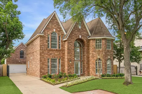 4800 Holly St, Bellaire, TX 77401