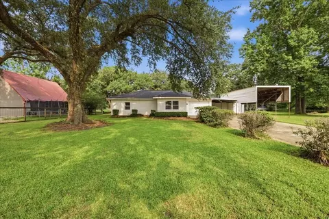 400 Nevils St, Bridge City, TX 77611
