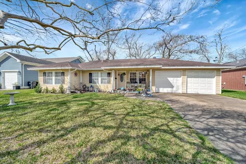 2224 Pearland Ave, Pearland, TX 77581