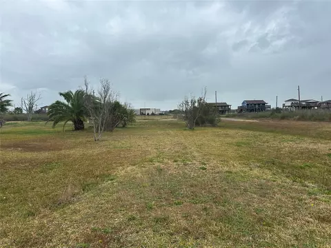 2023 Front Ave, Port Bolivar, TX 77650