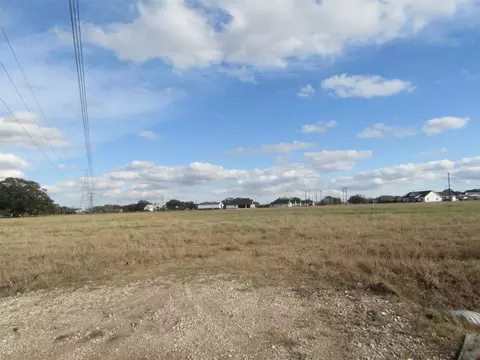 707 Winchester Trl, Angleton, TX 77515