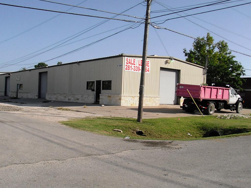 4131 Smith St, Bacliff, TX 77518 photo 1