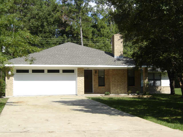 385 Idlewilde Dr, Onalaska, TX 77360 photo 1