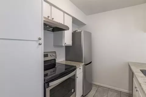 3025 Walnut Bend Ln #37, Houston, TX 77042