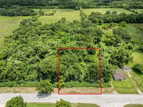 302 Fm-524, Sweeny, TX 77480