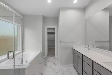 Bath - 2487 Forest Cedar Ln, Conroe, TX 77301 photo 2 of 5
