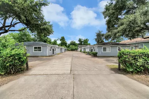 3910 Hoffman St #1, Houston, TX 77026
