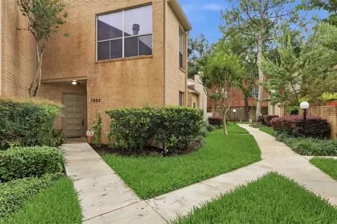 1998 Augusta Dr, Houston, TX 77057