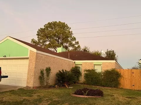 2955 Shadow Trail Dr, Houston, TX 77082