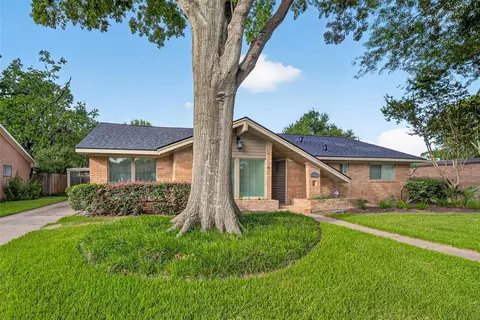 5214 Starkridge Dr, Houston, TX 77035