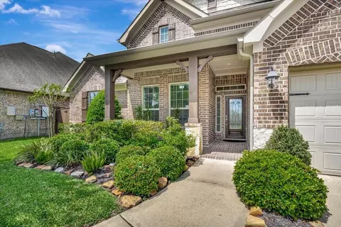 640 Pertonila Ln, Webster, TX 77598